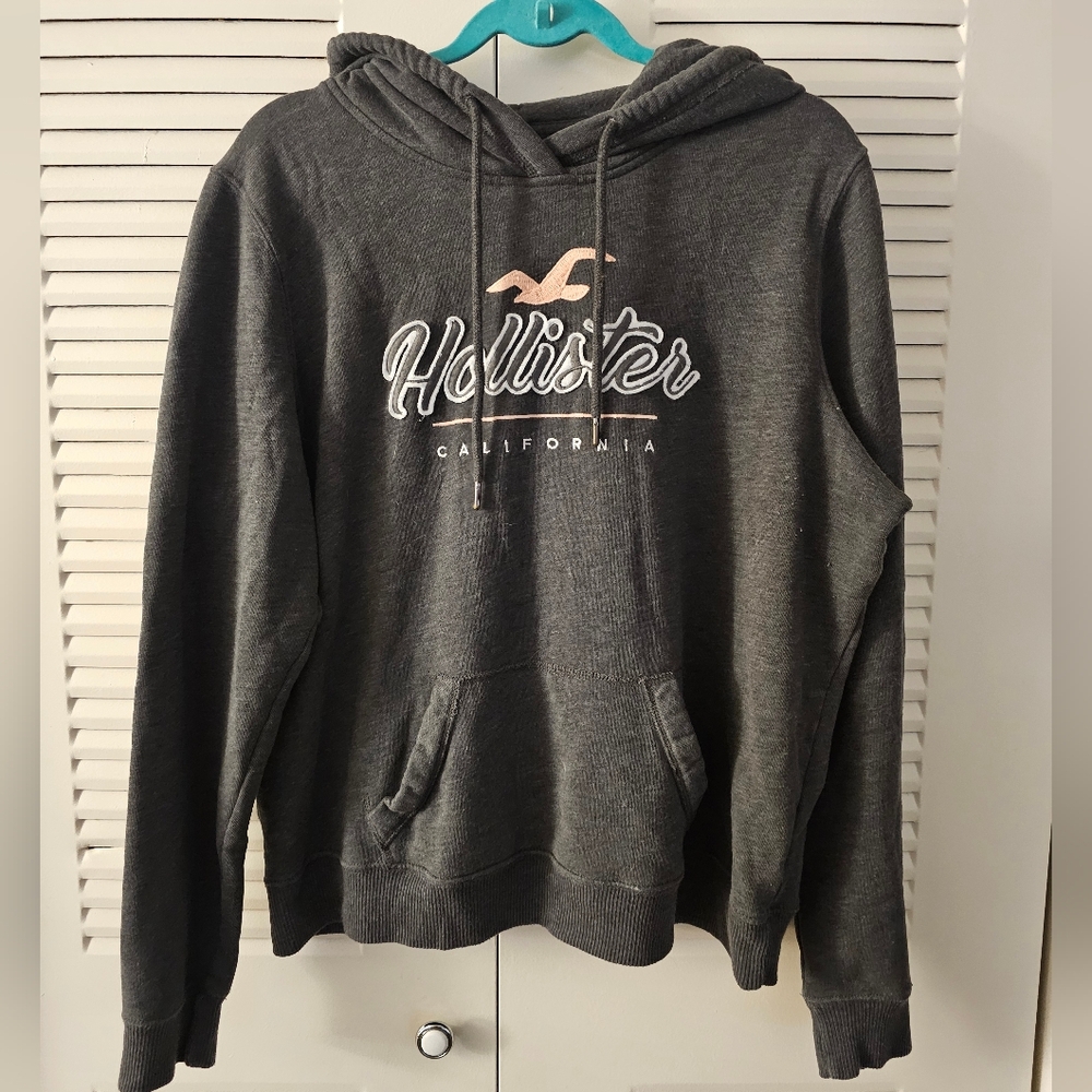 Hollister Women's Logo Pullover Hoodie - Size XL